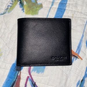 NWT Coach leather men’s wallet